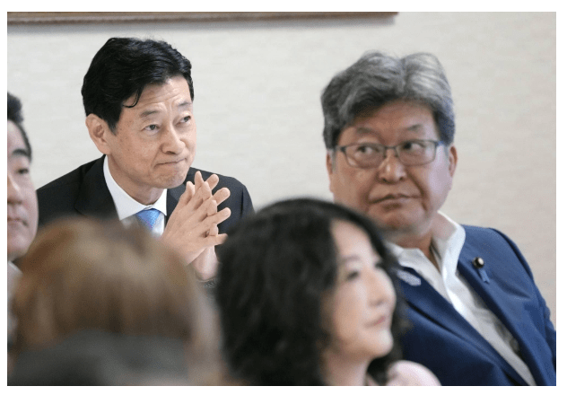 The vacuum in Abe’s&nbsp;wake